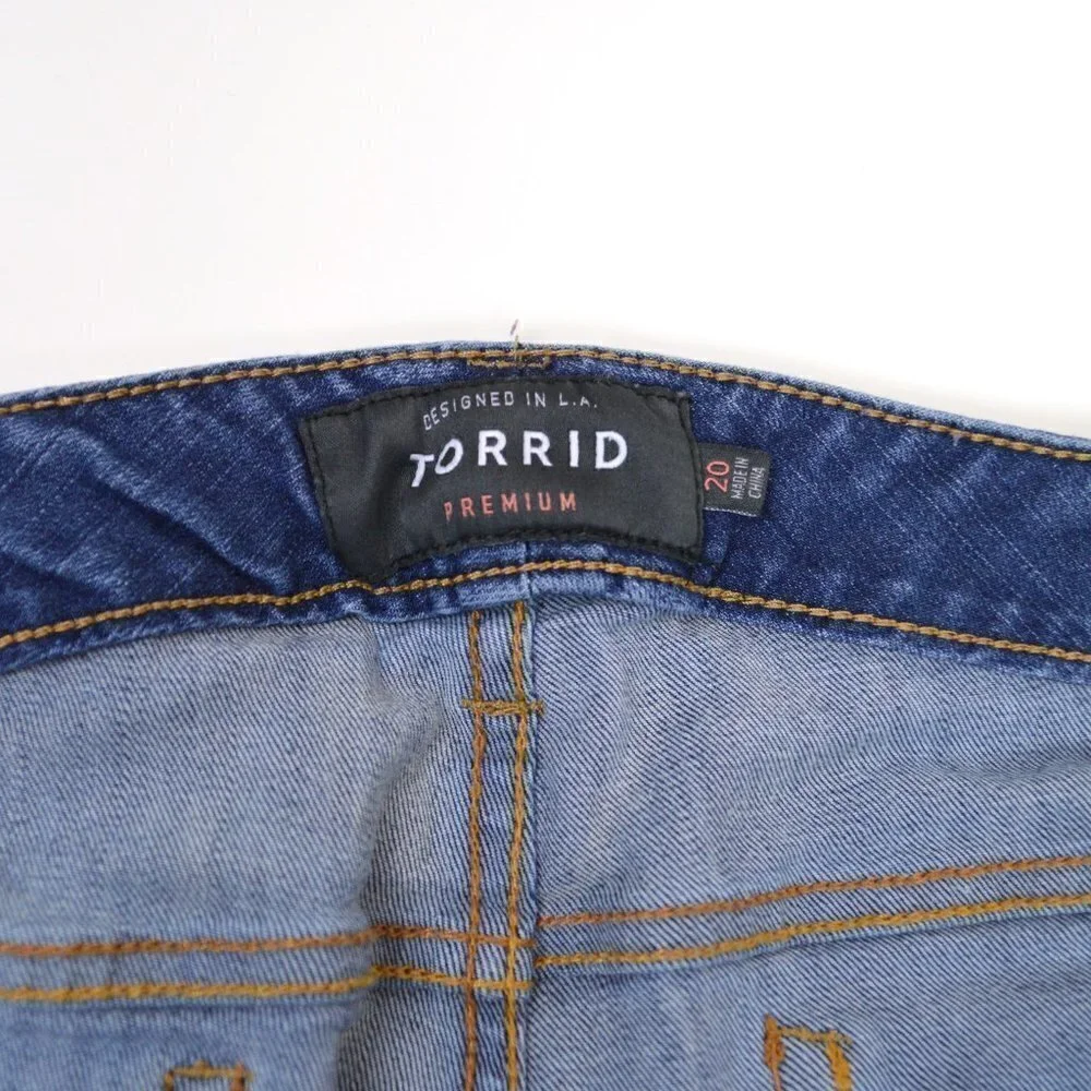 Torrid Boyfriend Distressed Jeans 20 - Picture 6 of 6